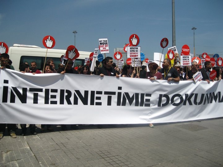 Haber | LGBTİ websiteleri bir bir kapatılıyor mu?