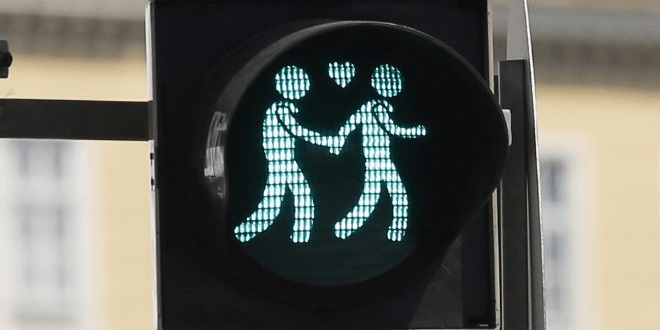 Haber | MÜNİH ONUR YÜRÜYÜŞÜ İÇİN ÖZEL TRAFİK LAMBALARI