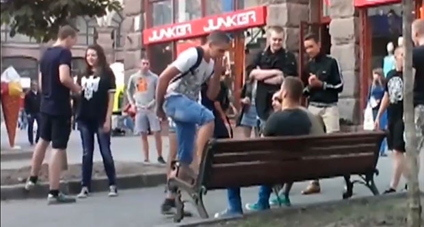 Haber | Ukrayna`da eşcinsel çifte biber gazlı saldırı