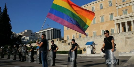 Haber | Yunanistan, eşcinsel çiftler için sivil partnerliği oylayacak