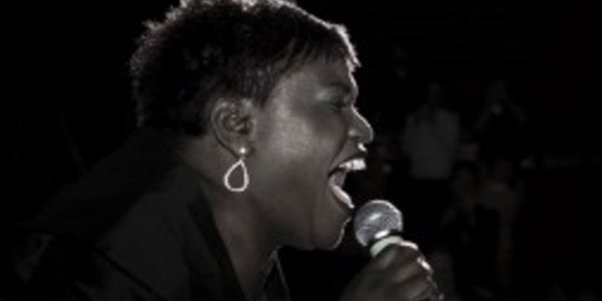 Haber | KATOLİK KLİSESİ GRUBU LEZBİYEN ŞARKICININ KONSERİNİ İPTAL ETTİ