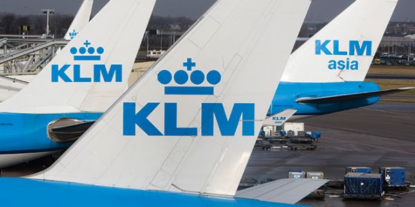 Haber | UÇAKTA EŞCİNSEL YETİŞKİN FİLMİ İZLEYEREK MASTÜRBASYON YAPTI!