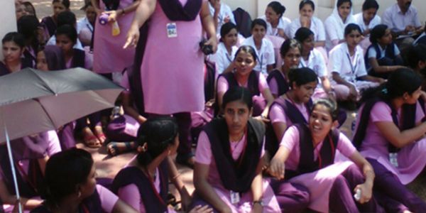 Haber | Üversitede lezbiyen avı! Yıkanırken bile kapıları kapamak yasak!