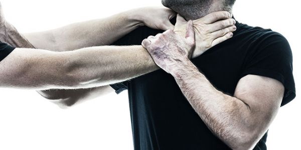 Haber | ANKETÖR, CİNSEL YÖNELİMİ YÜZÜNDEN GAZİANTEP’TE GERİCİLERİN SALDIRISINA UĞRADI