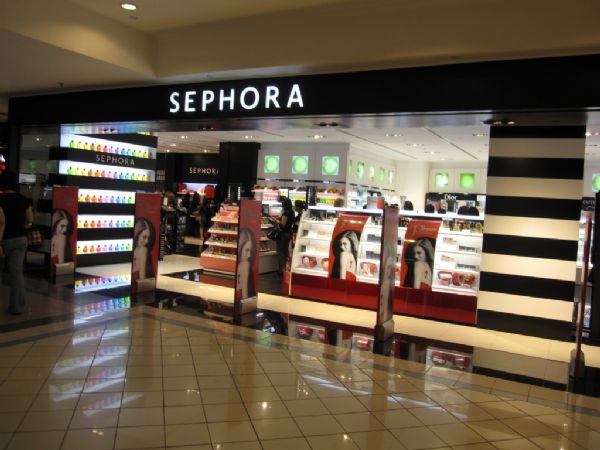 Haber | Sephora, Artık Transseksüeller İçin Mağaza İçinde Güzellik Dersleri Veriyor!