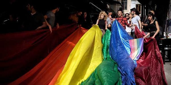 Haber | İNSAN HAKLARI İZLEME ÖRGÜTÜ’NDEN ANKARA VALİLİĞİ’NE LGBTİ+ ETKİNLİK YASAĞINI KALDIRMA ÇAĞRISI