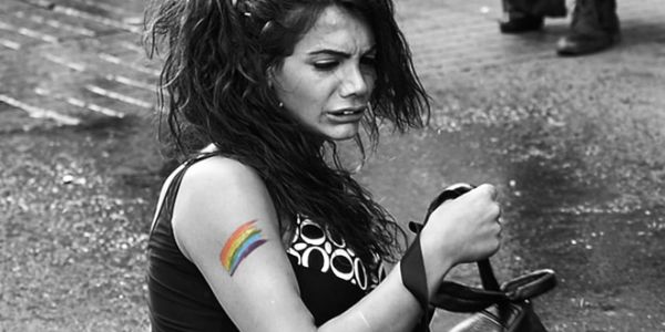 Haber | HANDE KADER İÇİN ÖZEL ŞARKI: HAYKIRSANA